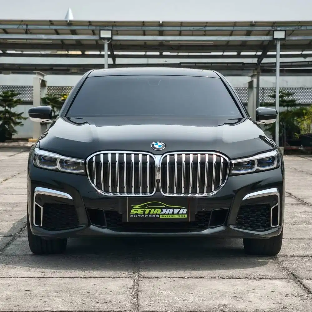 BMW 730Li M Sport 2019 Hitam - Flagship Sedan 2.0L Turbo, Mulus Tingga