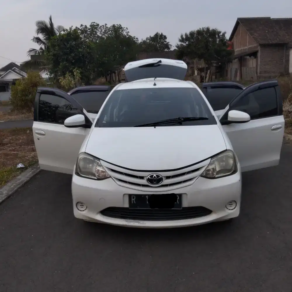 DIJUAL MOBIL PRIBADI TOYOTA ETIOS VALCO 1.2 M/T