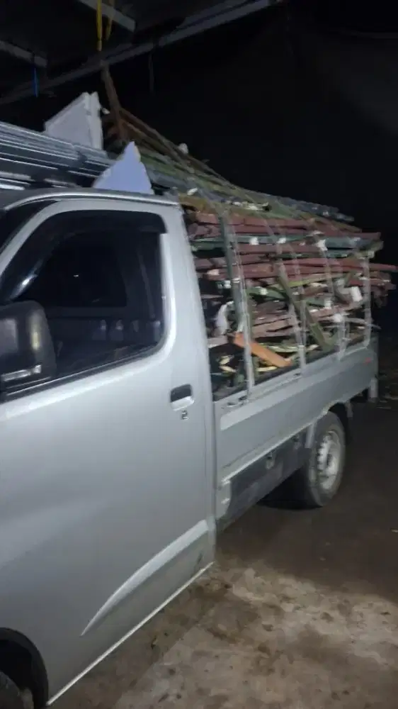 Dibeli Rosok Besi Tua Logamlainnya Elektronik Rusak Ac Mesin Mesin dll