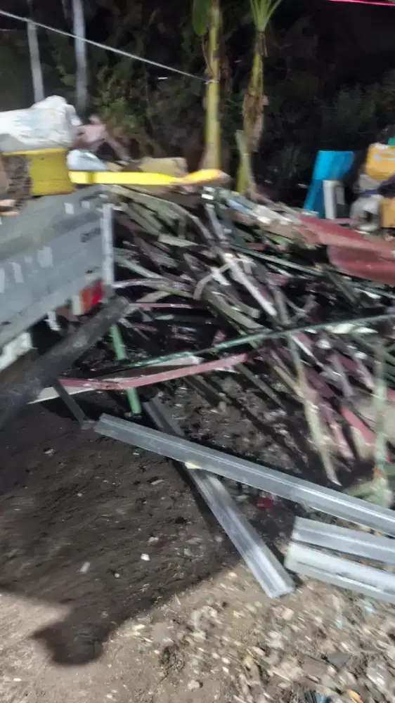 Dibeli Rosok Besi Tua Logamlainnya Elektronik Rusak Ac Mesin Mesin dll