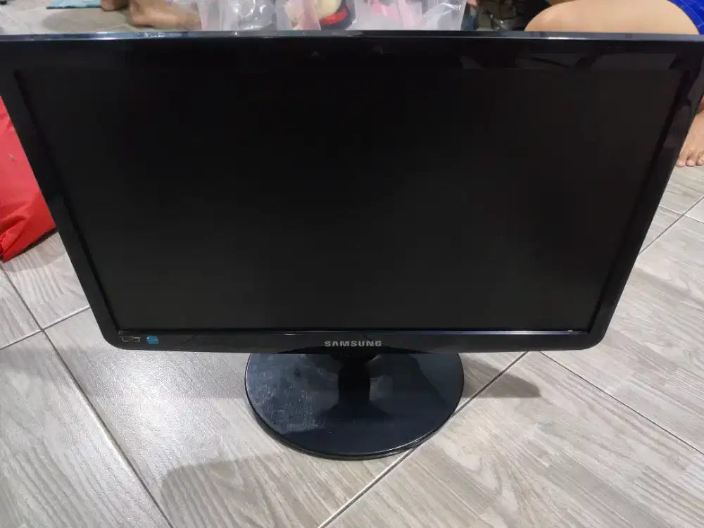 Monitor, keyboard, kabel