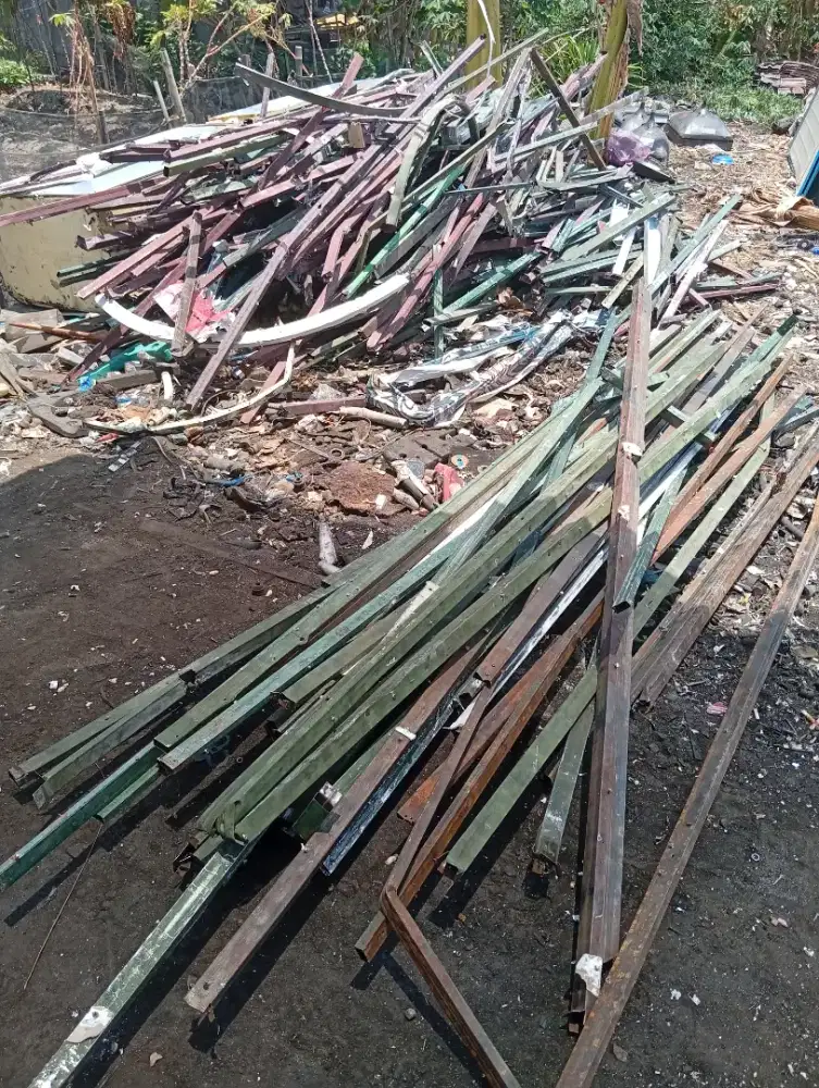 Dibeli Rosok Besi Tua Logamlainnya Elektronik Rusak Ac Mesin Mesin dll