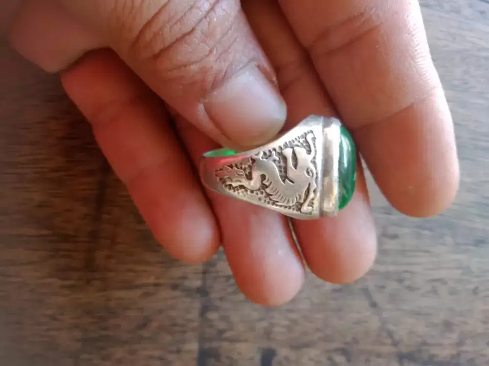 Cincin perak mata kucing