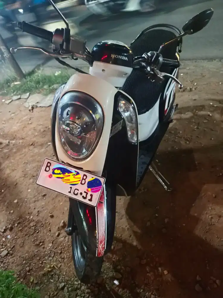 HONDA SCOOPY BLACK WHITE 2016