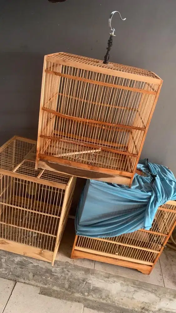 sangkar kandang burung bahan atau buat pengiriman