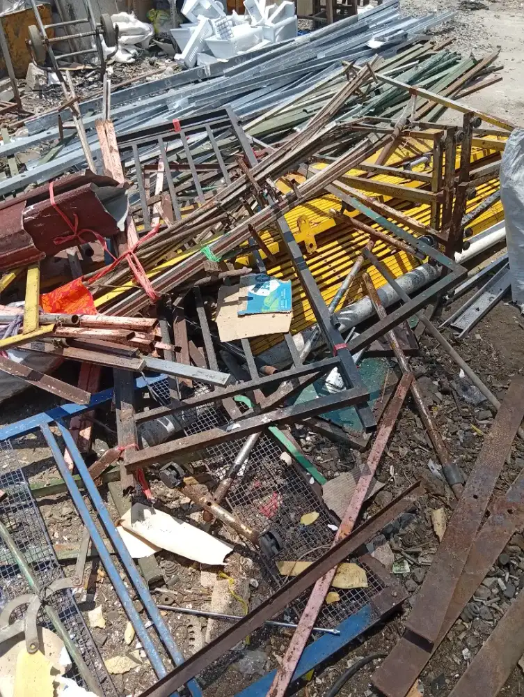 Dibeli Rosok Besi Tua Logamlainnya Elektronik Rusak Ac Mesin Mesin dll
