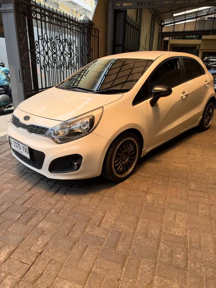 Kia Rio 2012 SE AT mulus Matic terawat putih