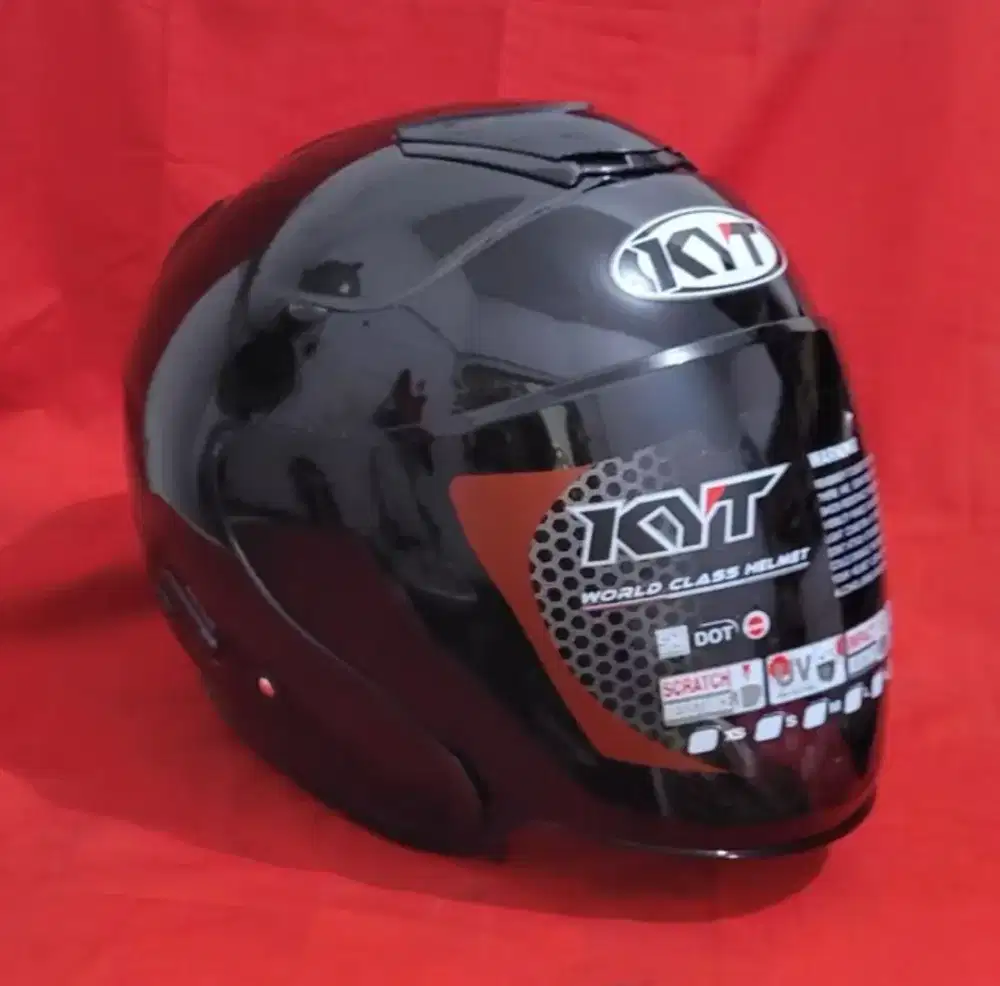 KYT Kyoto Black Glossy size XL