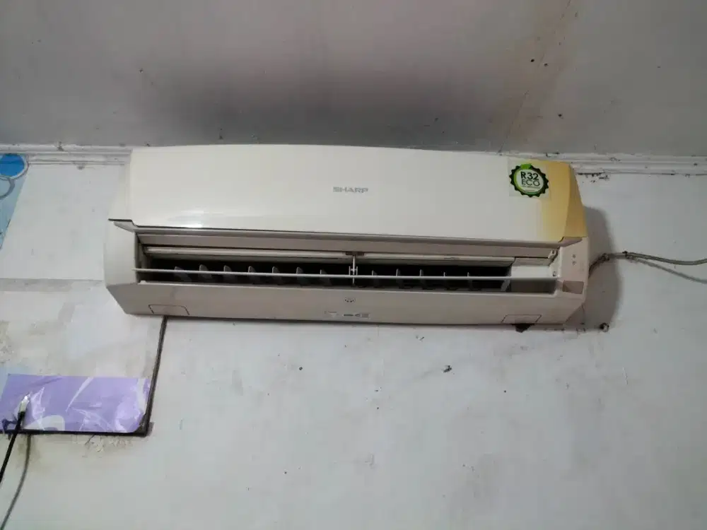 AC Sharp 1PK kondisi baik