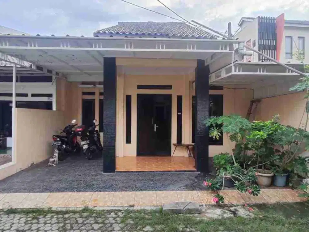 Di jual Rumah Pojok Tanah Luas