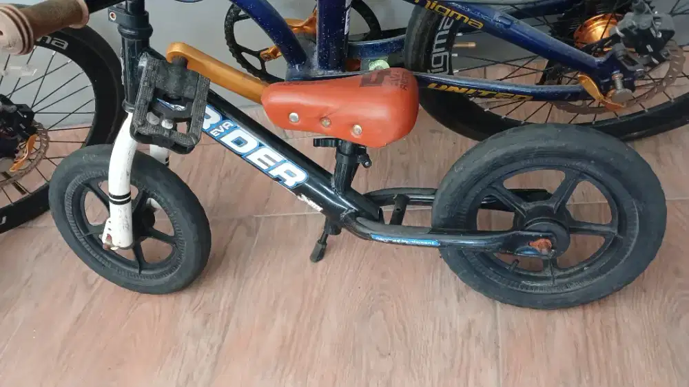 Pushbike balance bike
