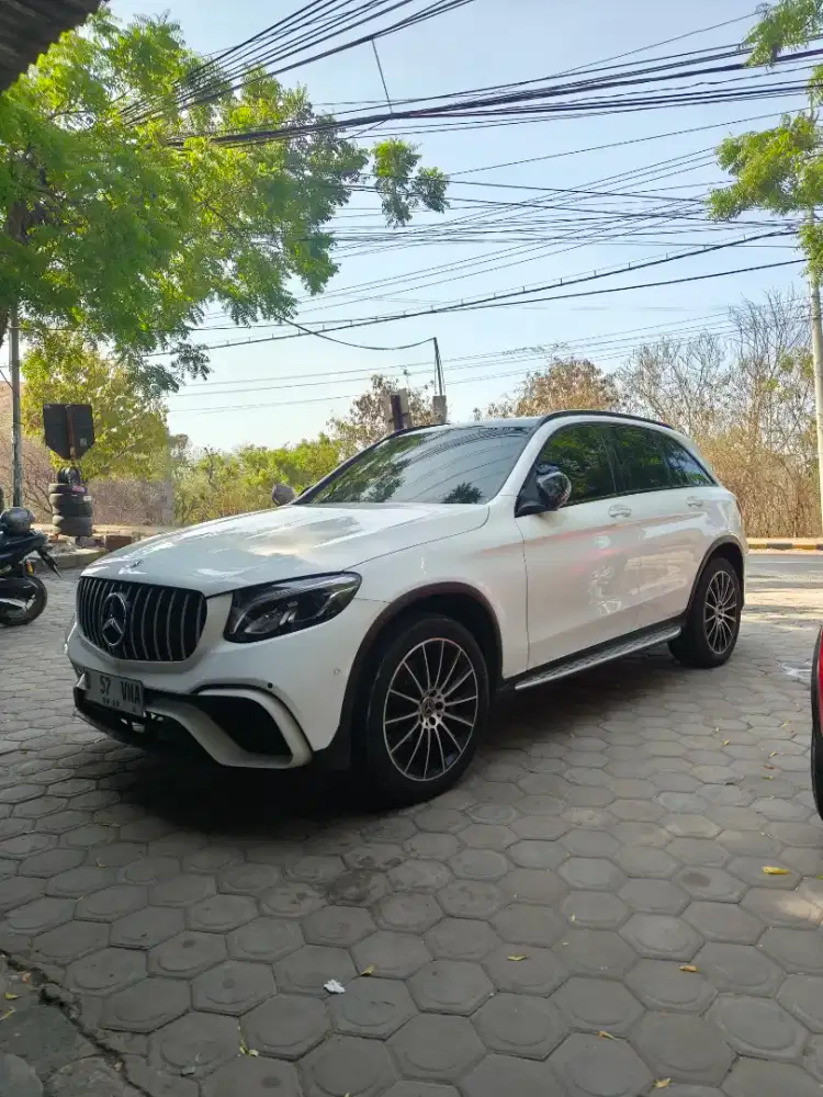 Mercedes benz glc 200 amg