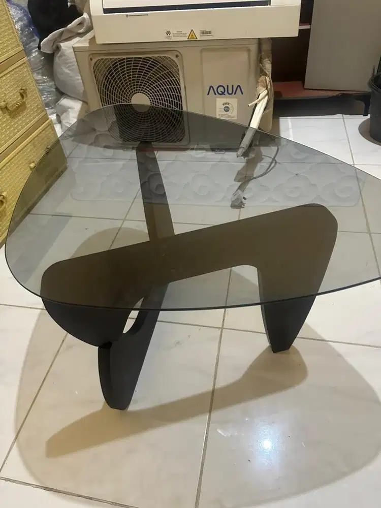 meja tamu kaca mulus