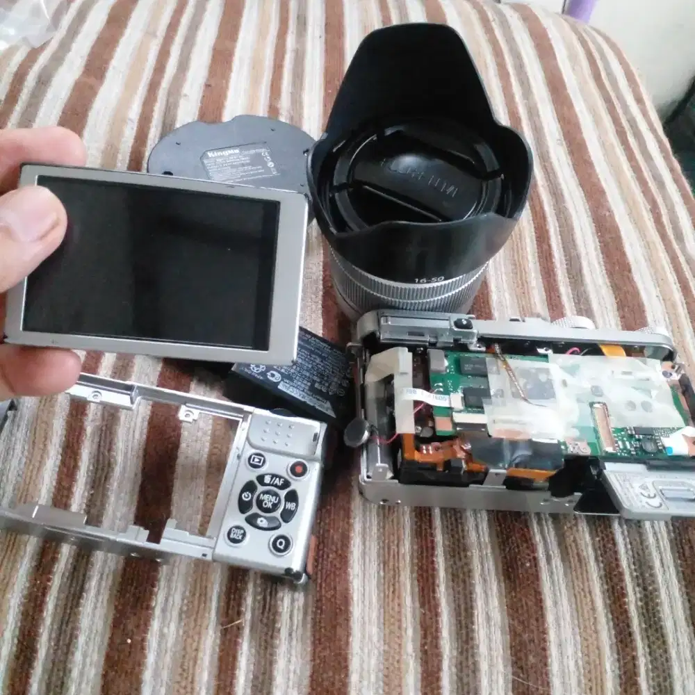 Jual Body depan, blkg & ats kamera fujifilm xa2 copotan original