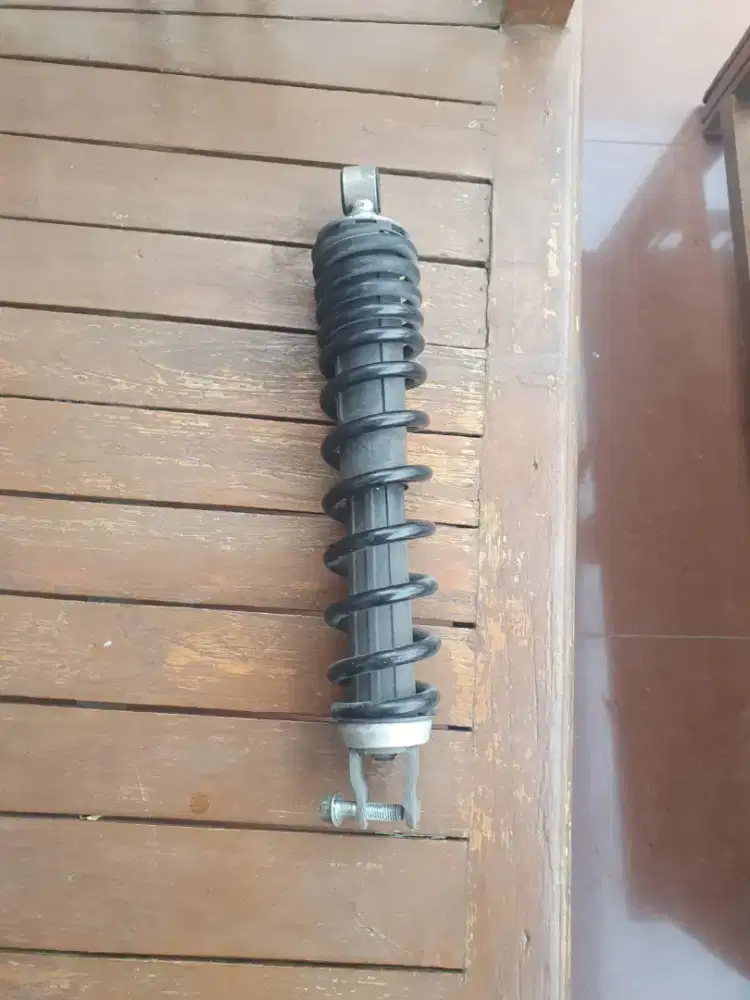 Jual aja sock belakang bekas vario 150