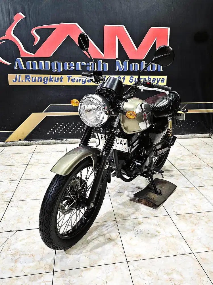 Kawasaki W 175 CAFE metalic smoke gold mewah th 2024. Anugerah motor