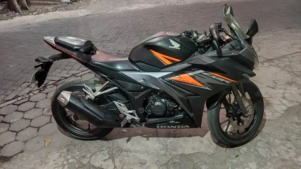 All New CBR 150 R 2019 ori Low KM