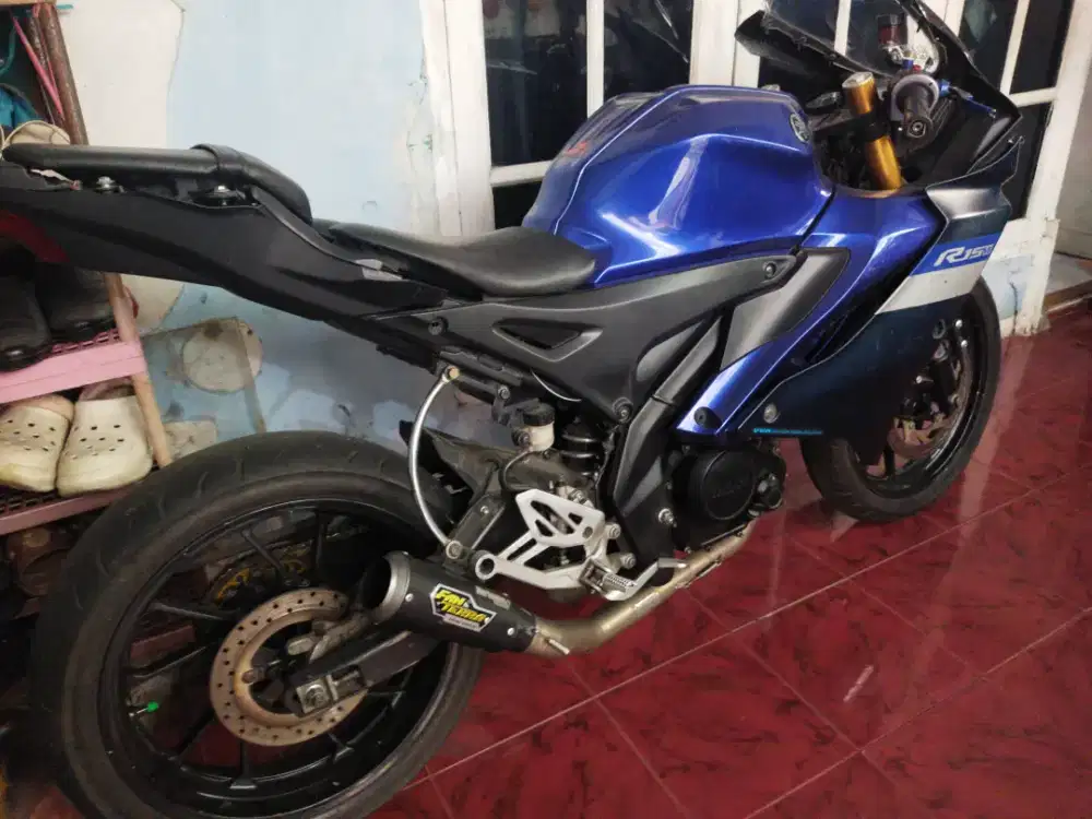 YAMAHA R 15 2023 V4