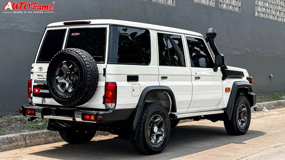 KM20PERAK Toyota Landcruiser 70 GXL 2.8L Turbo Diesel French White On