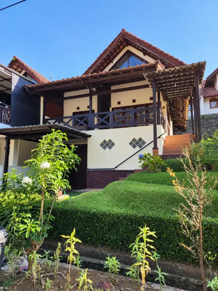 Villa Grand Trawas SHM 1.5 Lt siap huni Baru Renovasi View Gunung