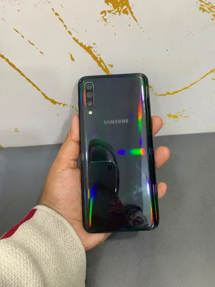 Samsung A50 4/64GB, Unit dan charger