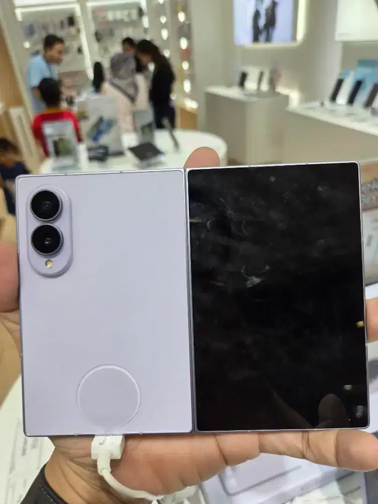 Samsung Galaxy Fold 8 Wide New