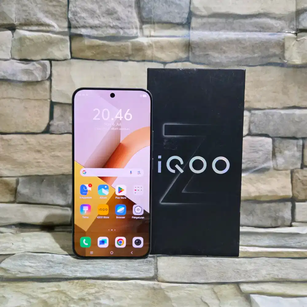 Iqoo Z11 5G 8/128 Black Fulset segel mulus 95% Garansi panjang