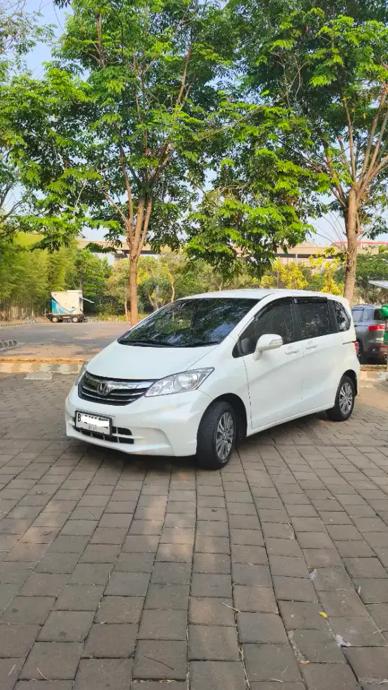Honda Freed SD 2013