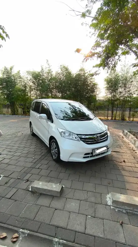 Honda Freed SD 2013