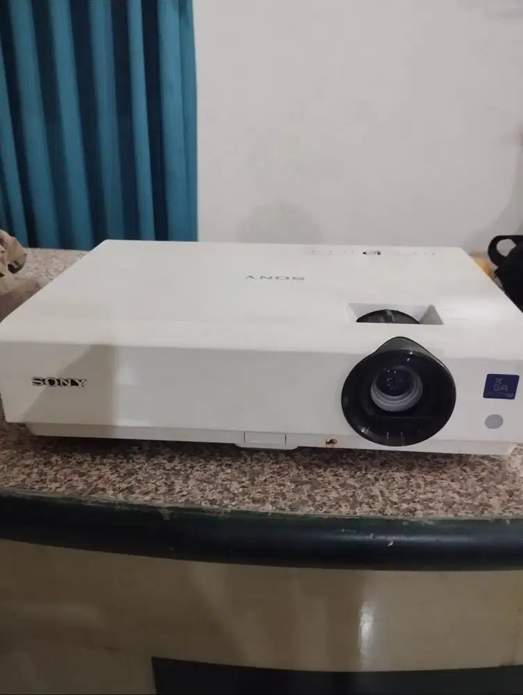 Proyektor sony vpl-dx102