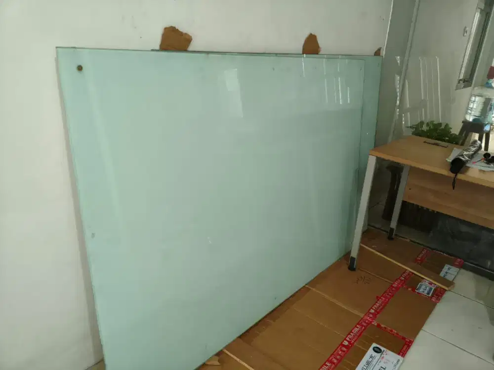 Dijual Papan Tulis Kaca 16 lembar