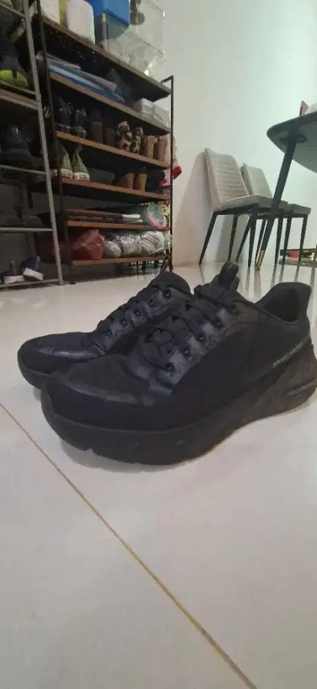 Skecher slip on hitam no.43 (Sangat Murah)