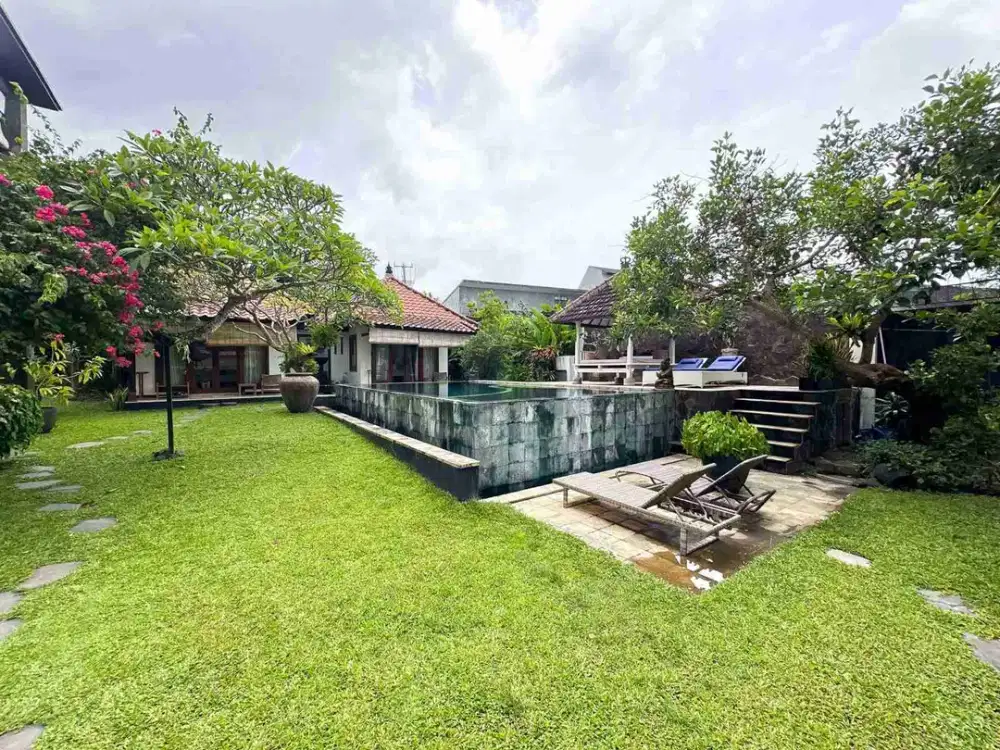 Villa Kayu tulang selatan canggu