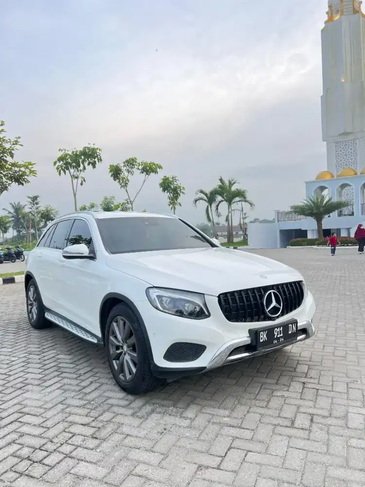 (ODO40RBAN) BENZ GLC250 A/T 2015 - bmw - CRV - VW - mini