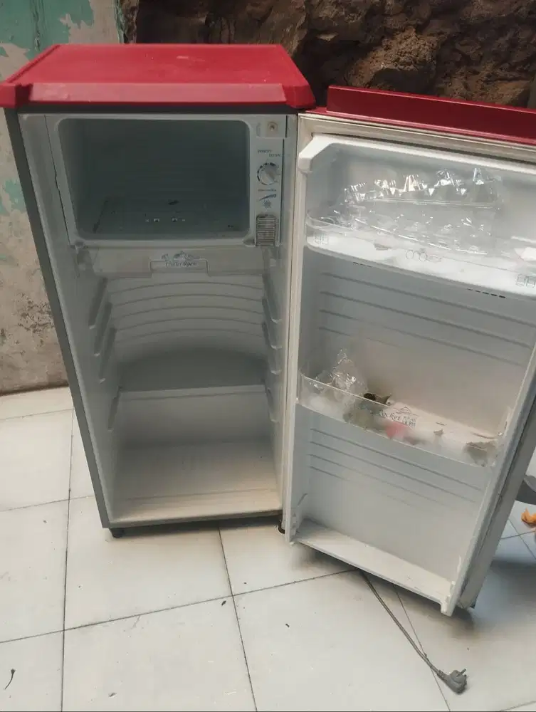 Kulkas sanyo se-d187mr/d217mr surabaya barat