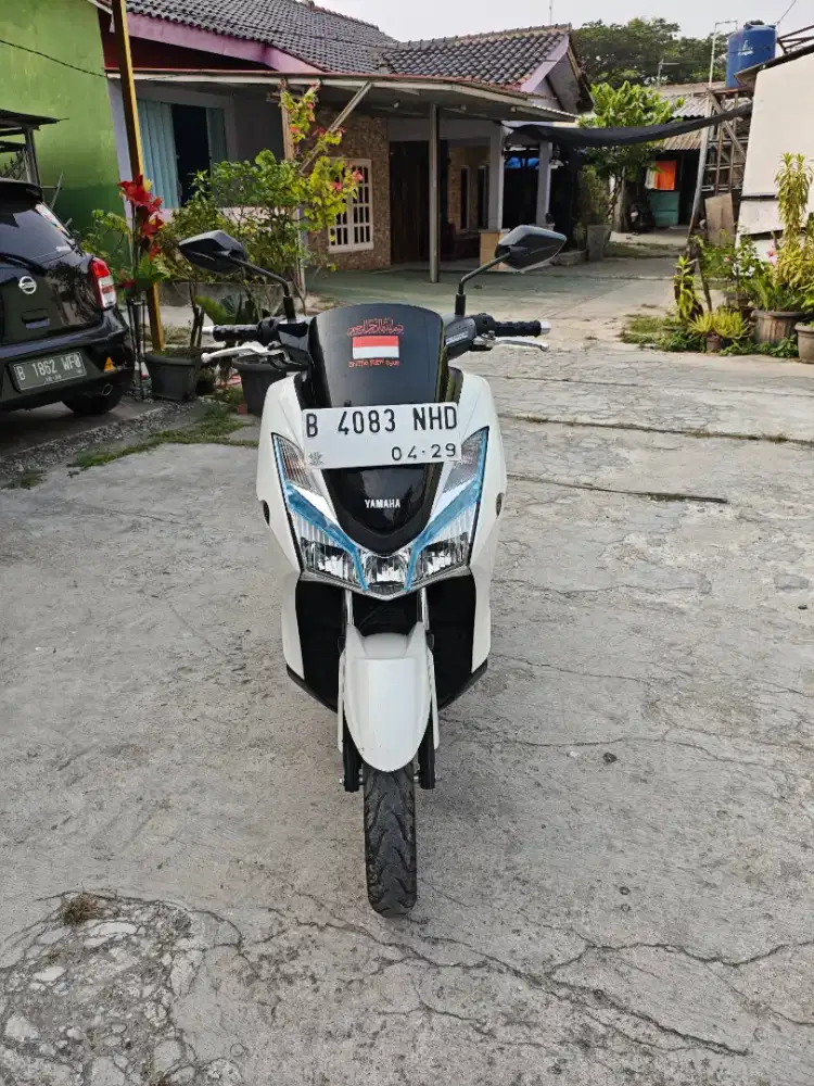 {Sale} Yamaha Lexi 125cc surat lengkap
