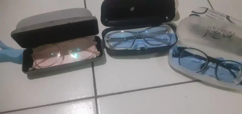 Dijual cepat Kacamata minus borong aja ada 3