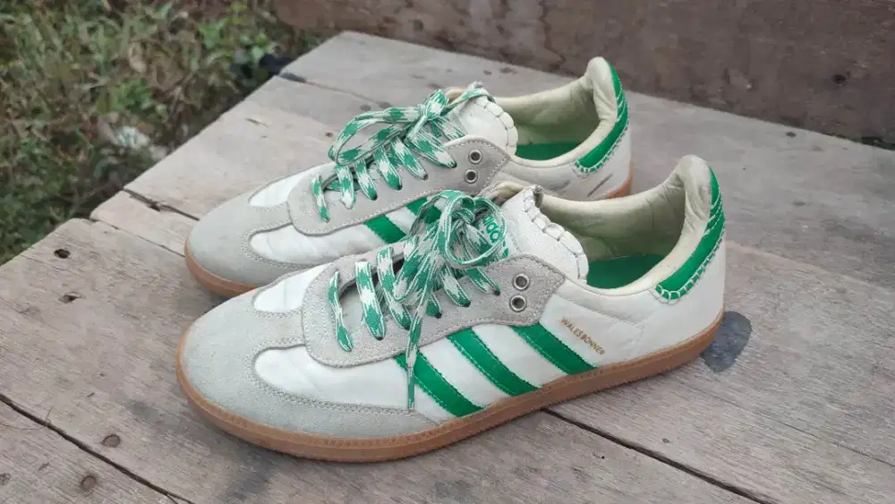 Sepatu second size 42