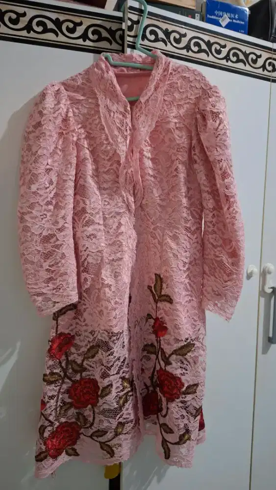 1 set kebaya brokat