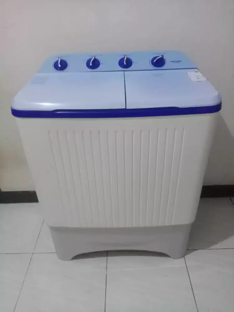 Mesin cuci merk Polytron