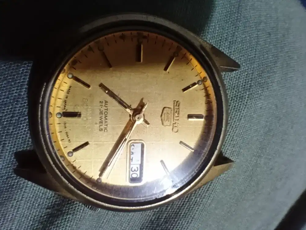 Seiko 5 Ref. 7009-3040 (dengan kode casing/dial A2)