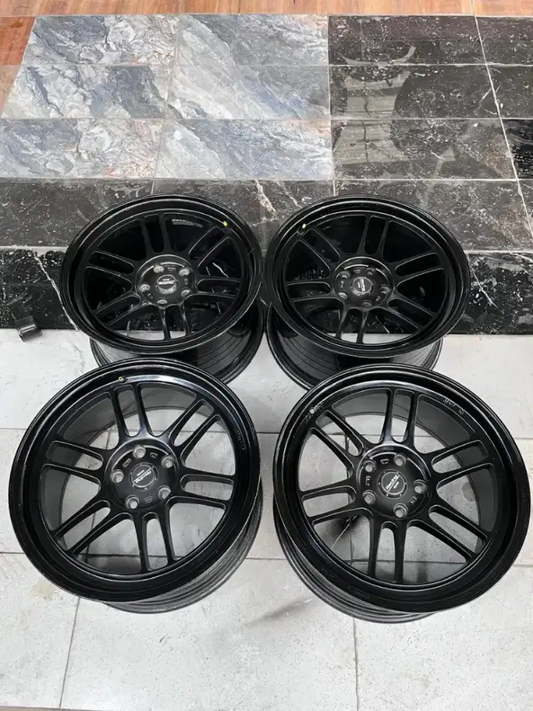 Enkei RPT1 ring 18x9 pcd 5x114,3 ET 20 Innova reborn zenix
