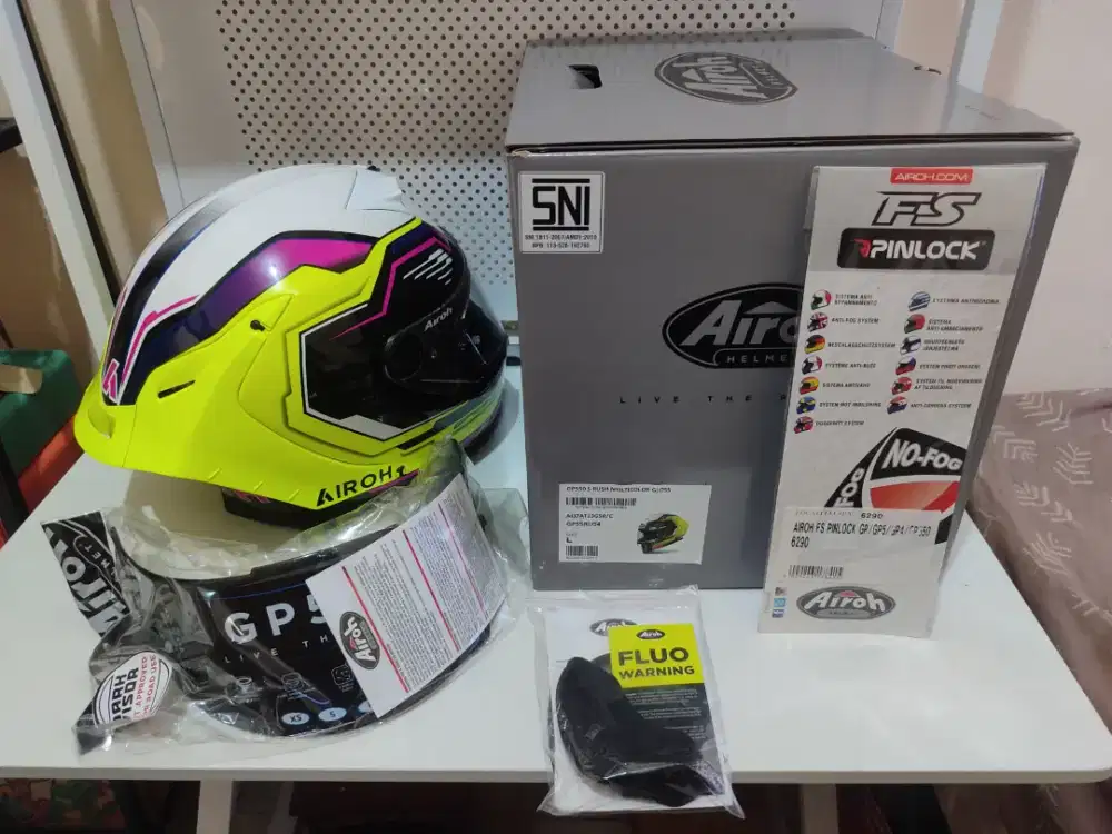 Helm Airoh GP 550 S super langka