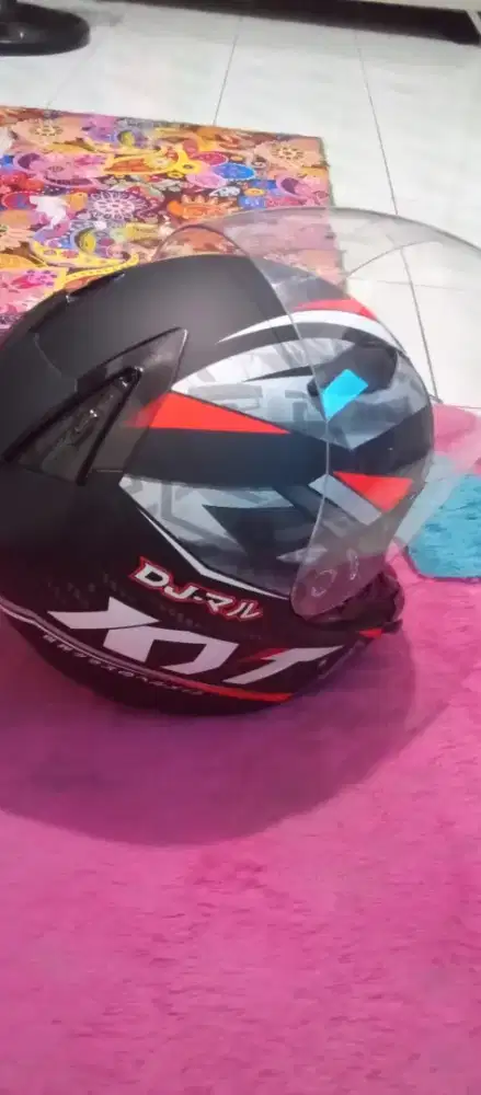 Helm KYT mulus..