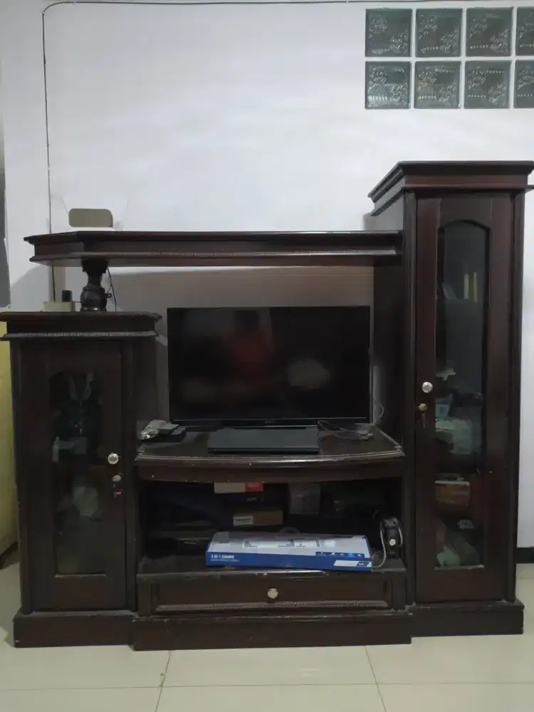 Rak TV kayu minimalis