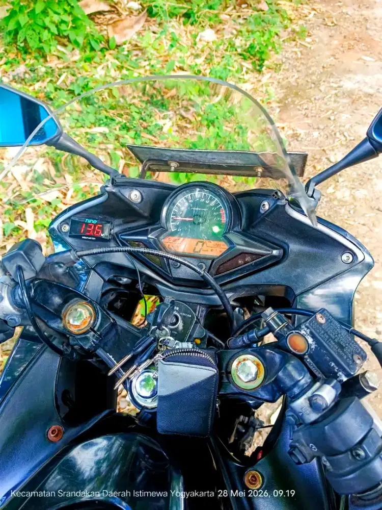 CBR 150 R CBU black panther