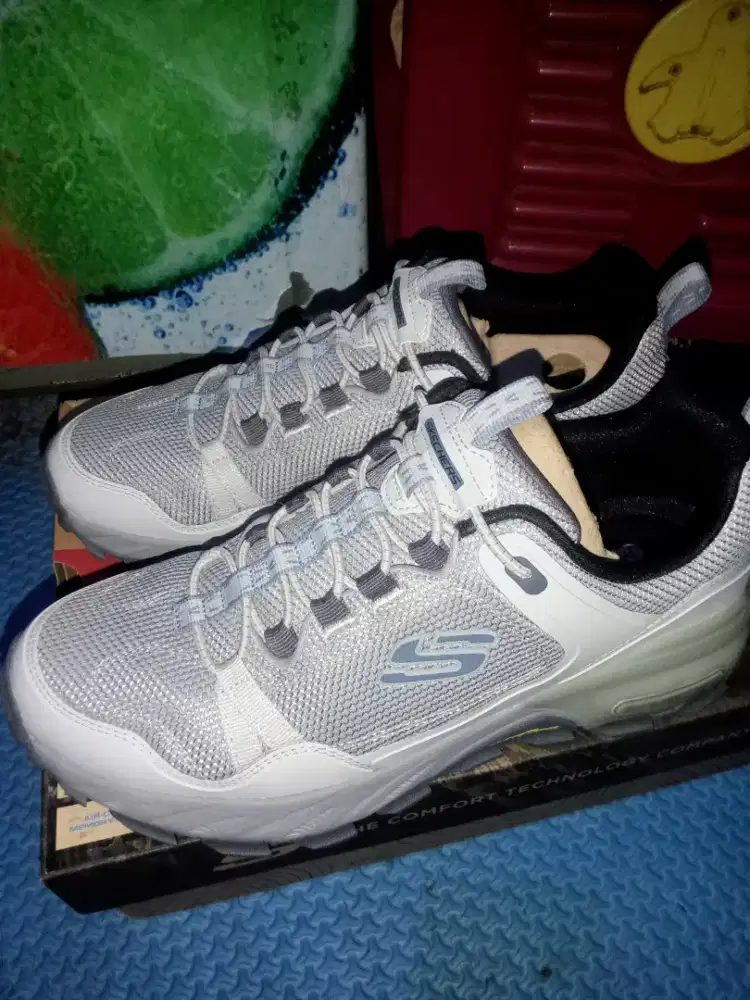 Sepatu Skechers good year size 42 baru 2x pkai edisi mau ganti lagi