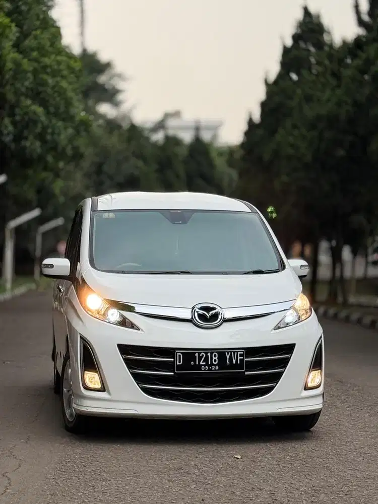 Mazda Biante 2.0 AT 2013
