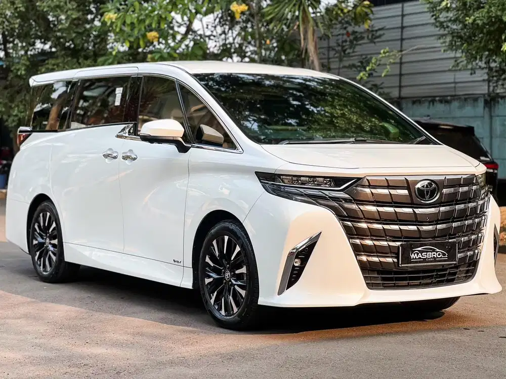 Toyota Alphard HEV 2025