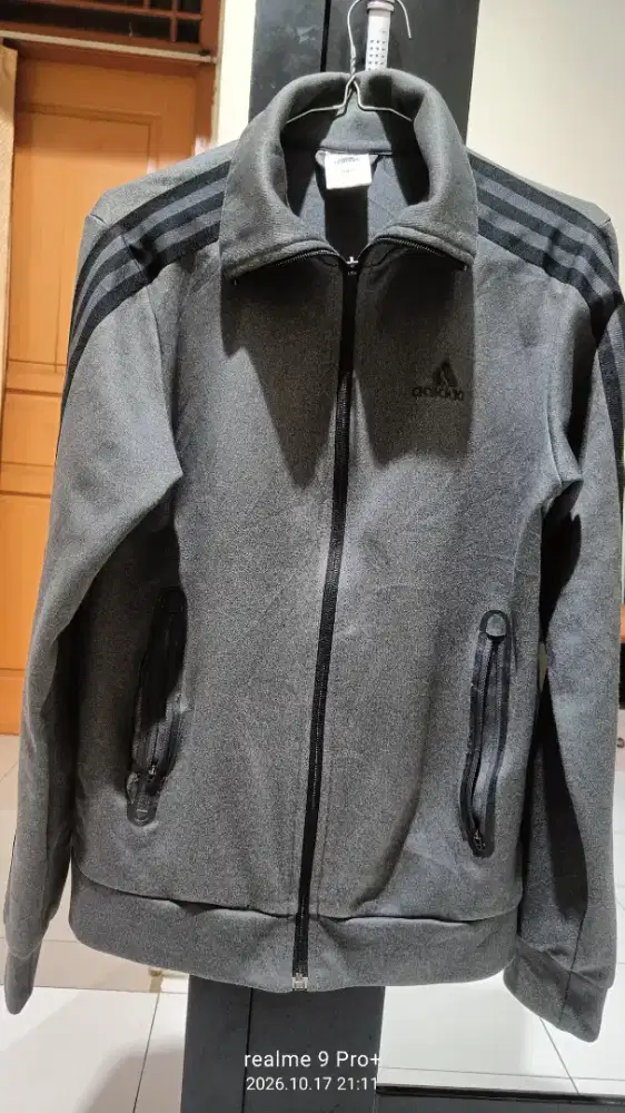 Gratis Jaket Adidas